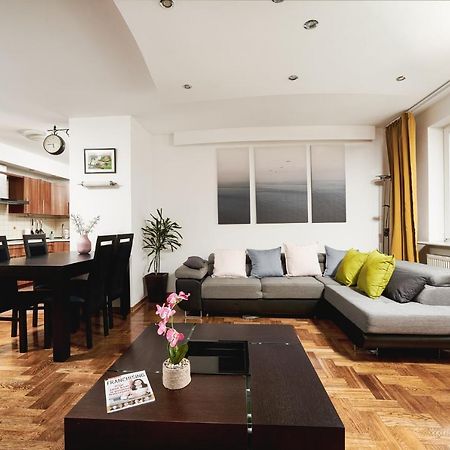 Lumina Spacious Apartment Near The Railway Station Varşova Dış mekan fotoğraf