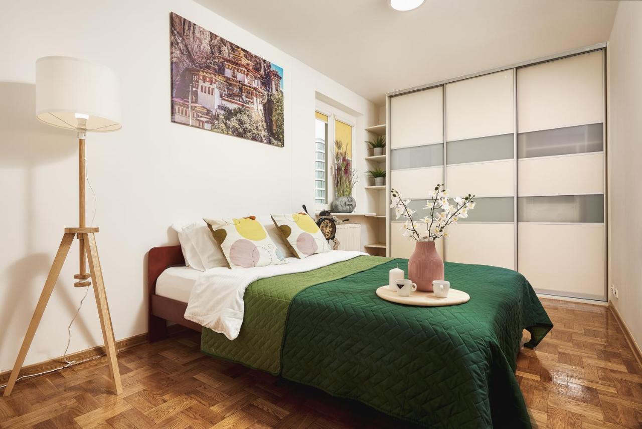 Lumina Spacious Apartment Near The Railway Station Varşova Dış mekan fotoğraf