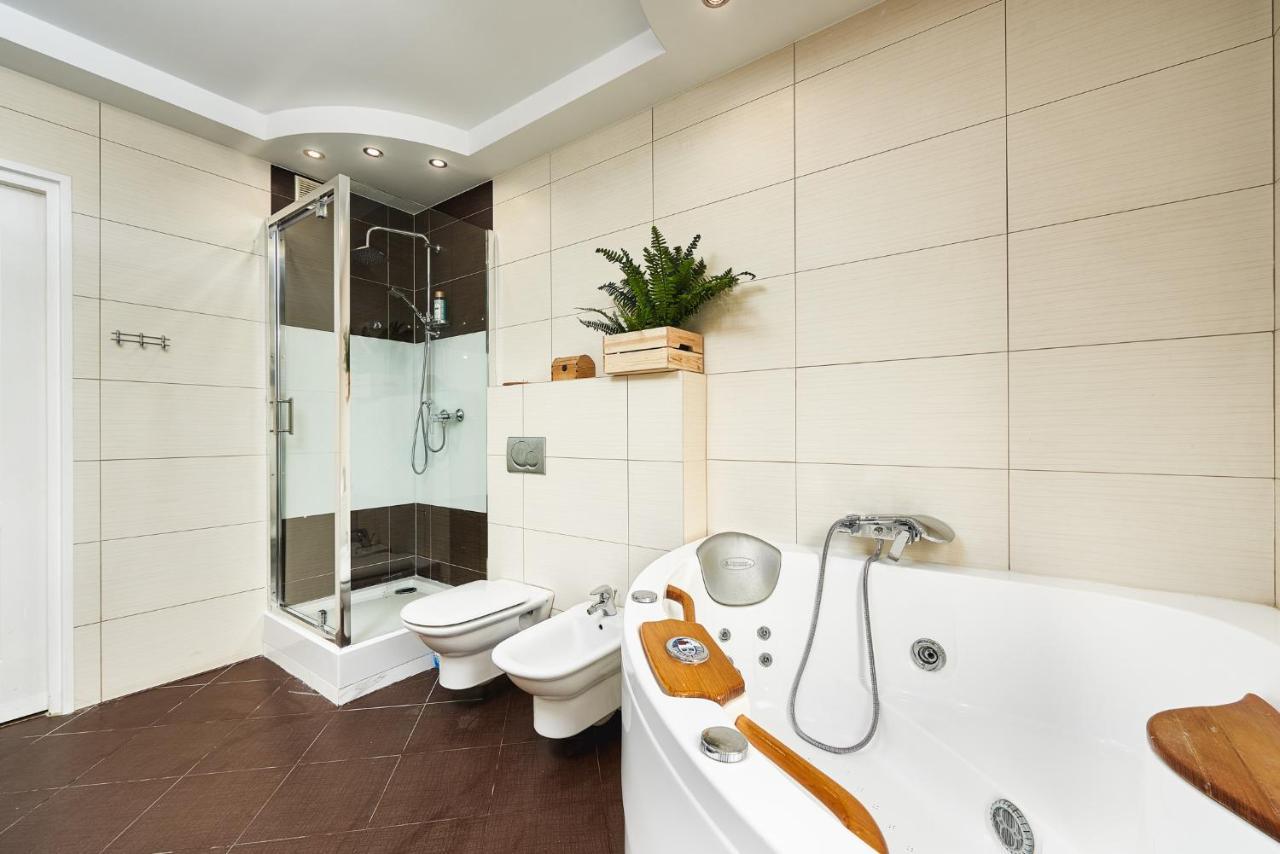 Lumina Spacious Apartment Near The Railway Station Varşova Dış mekan fotoğraf